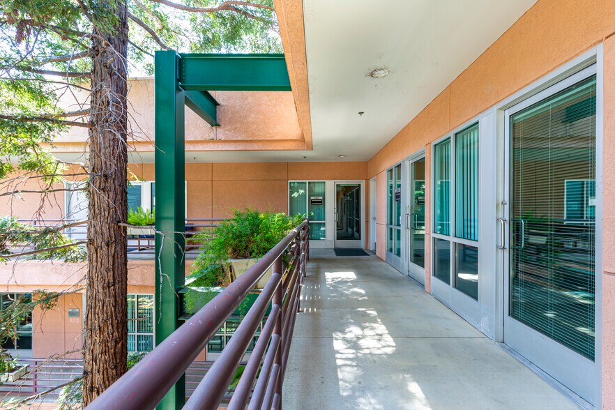 More Photos Of 1600 Creekside Dr, Folsom Medical For Lease