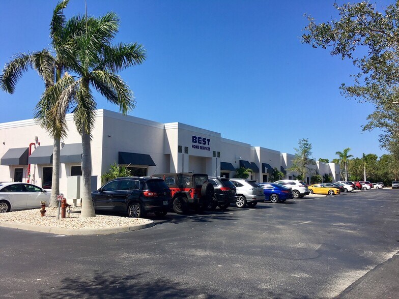 More Photos Of 1455 Rail Head Blvd, Naples Warehouse For Lease