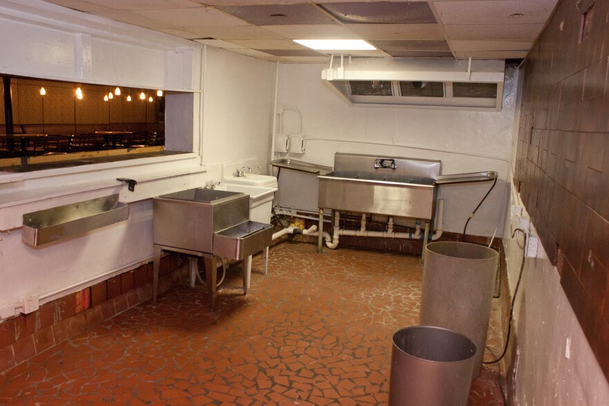 More Photos Of 2997 Campbellton Rd SW, Atlanta Restaurant For Sale