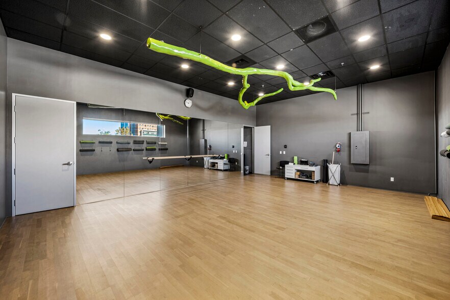 More Photos Of 9800 Campus Point Dr, San Diego Flex For Lease