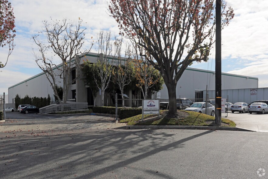 More Photos Of 13930-13950 Mica St, Santa Fe Springs Warehouse For Lease