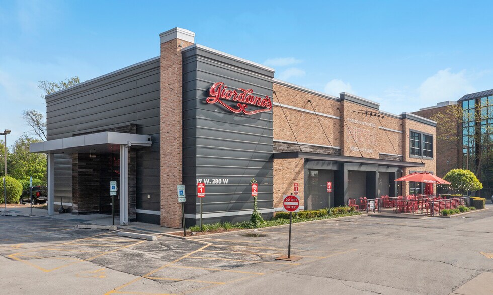 More Photos Of 17W280 22nd St, Oakbrook Terrace Restaurant For Sale