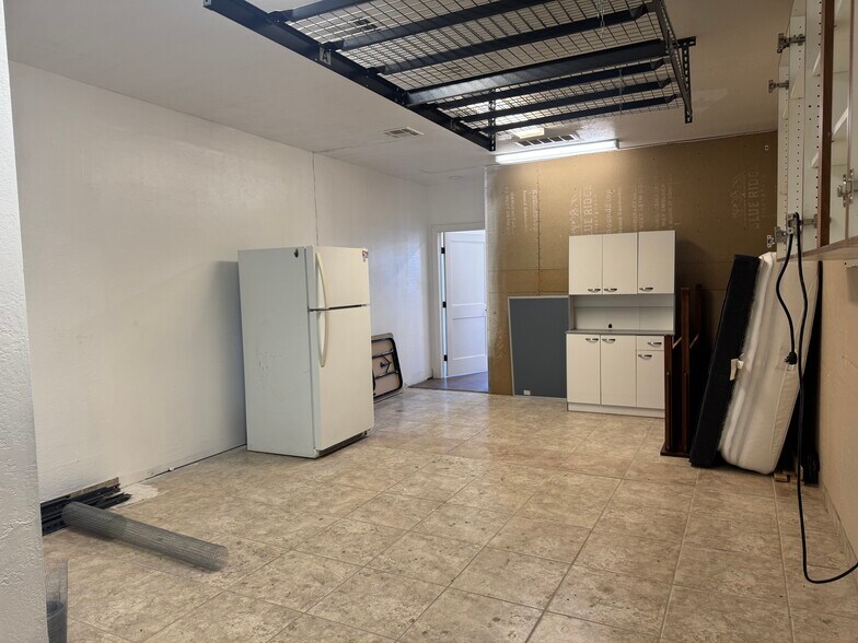 More Photos Of 11201 W Nevada Ave, Youngtown Medical For Lease