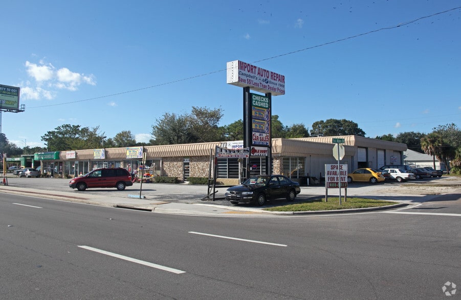 More Photos Of 5580 66th St N, Saint Petersburg Auto Repair For Lease
