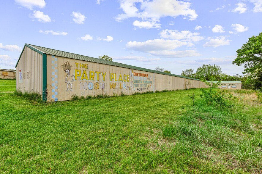 More Photos Of 99 Roper Dr, Park Hills Self Storage For Sale