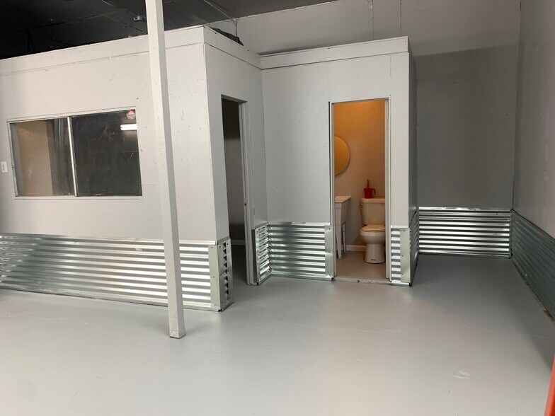 More Photos Of 2715 Highway 95, Bullhead City Self Storage For Lease