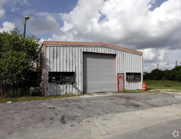More Photos Of 13066 W Colonial Dr, Winter Garden Warehouse For Lease