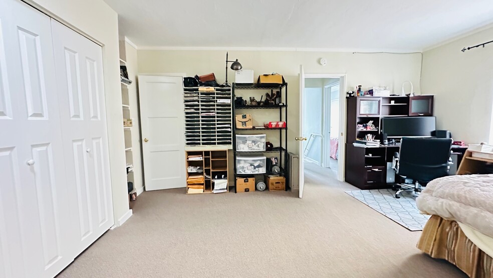 More Photos Of 2809-2815 Macdonald Ave, Richmond Office For Sale