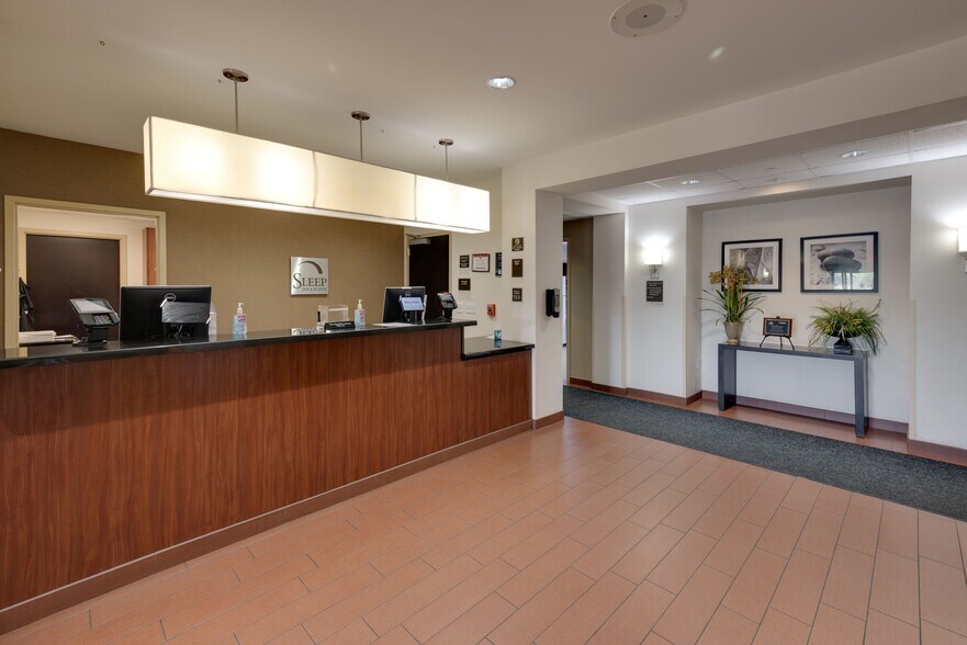 More Photos Of 1840 N Church Rd, Liberty Hotel For Sale