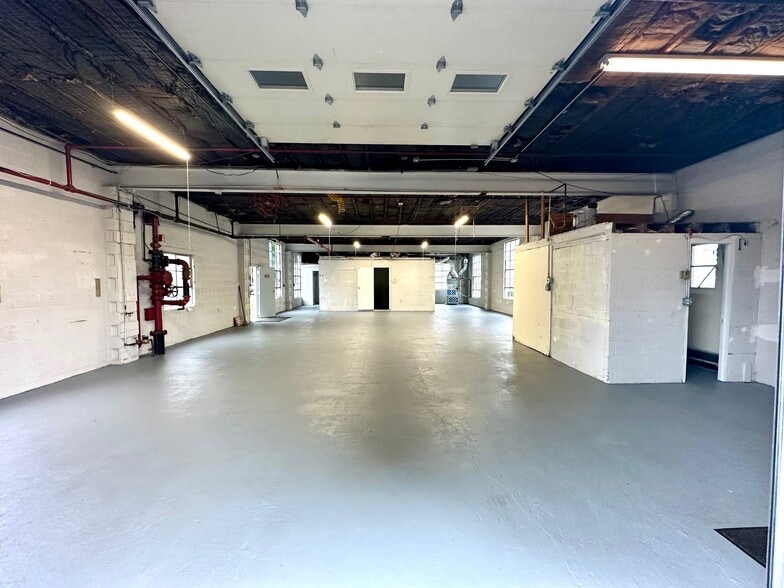 More Photos Of 5 Silver St, Norwalk Warehouse For Sale