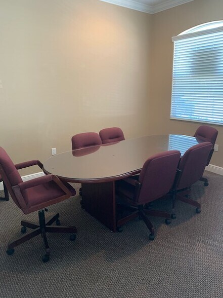 More Photos Of 262-264 Crystal Grove Blvd, Lutz Medical For Lease