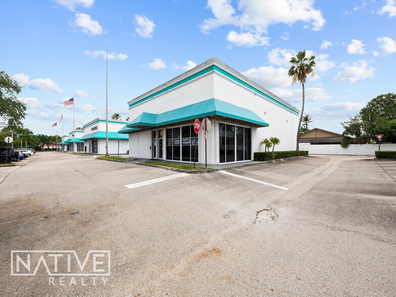 More Photos Of , Deerfield Beach General Retail For Sale