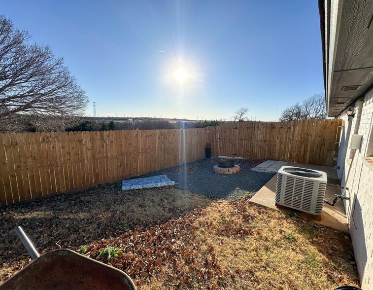 More Photos Of 116 McKenzie Dr, Weatherford Apartments For Sale