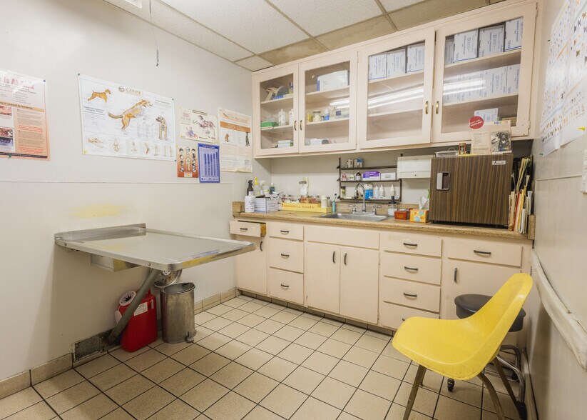 More Photos Of 11149 Garvey Ave, South El Monte Veterinarian Kennel For Sale