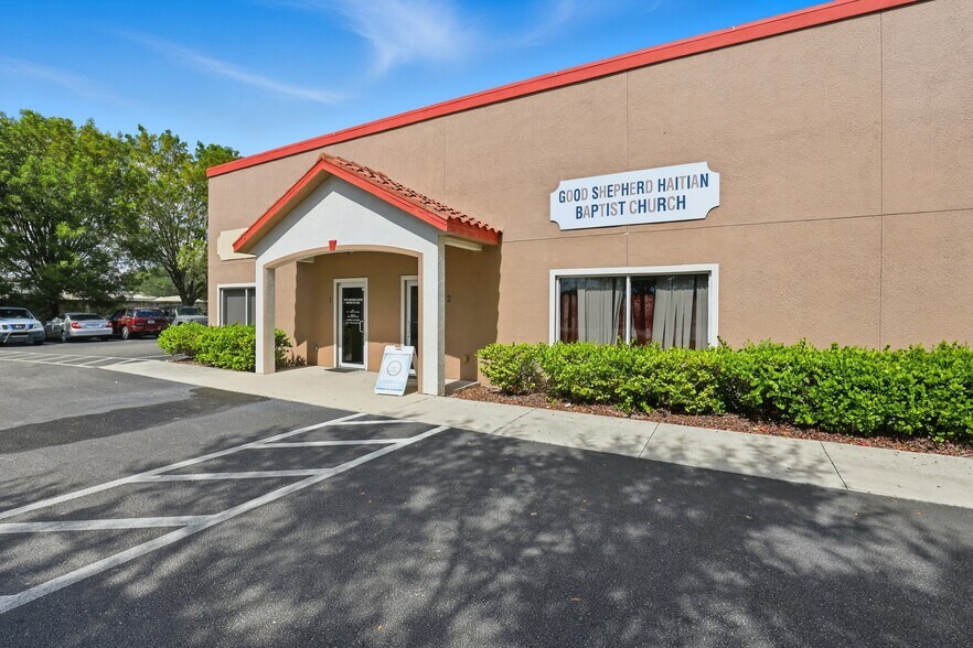Primary Photo Of 300 Leonard Blvd, Lehigh Acres Warehouse For Sale