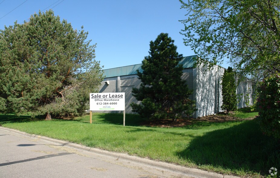 More Photos Of 150 W 88th St, Bloomington Light Distribution For Lease