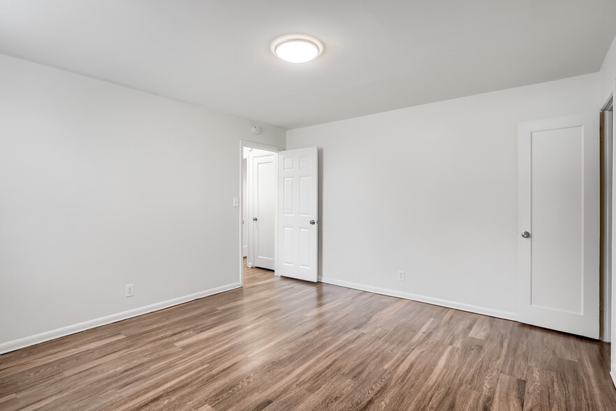 More Photos Of 493-495 Fulton St, Aurora Apartments For Sale