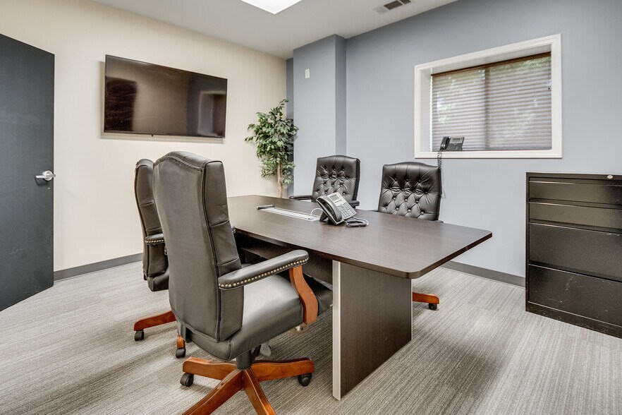 More Photos Of 4295 Brogdon Exchange, Suwanee Warehouse For Sale