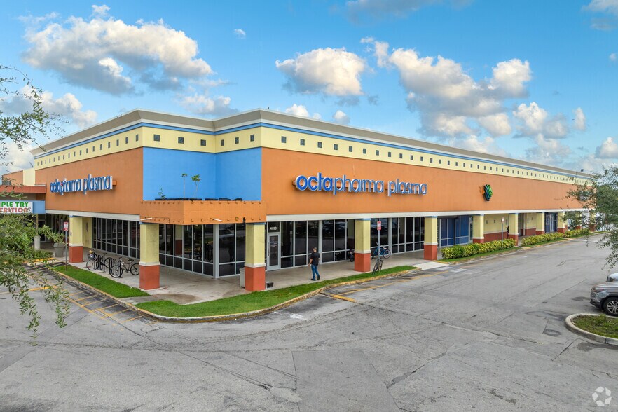 More Photos Of 4500-4698 NW 183rd St, Miami Gardens Storefront For Lease