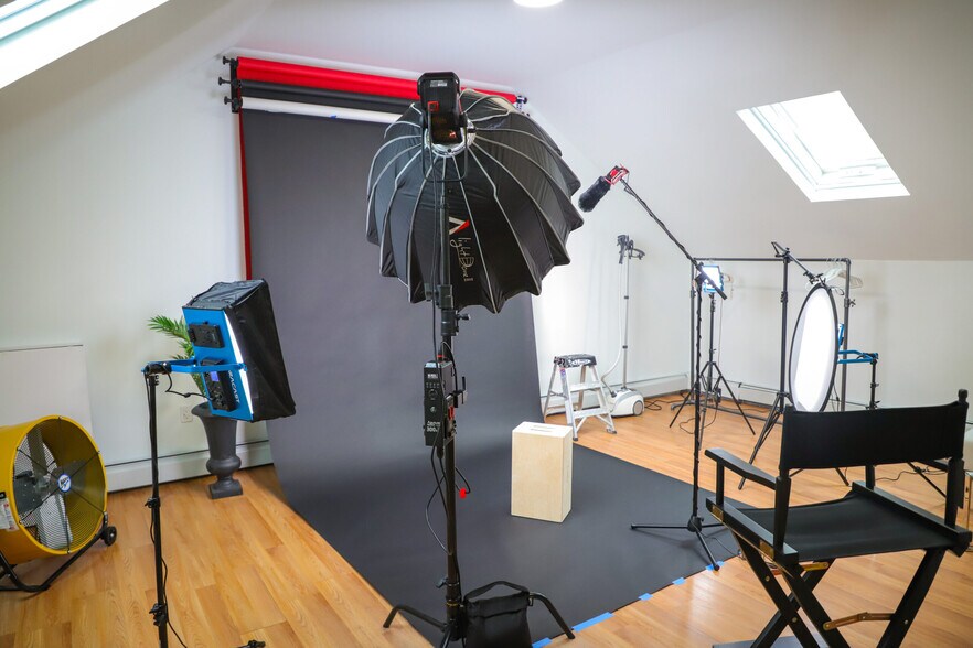 More Photos Of 170 Moore St, Brooklyn Service For Sale