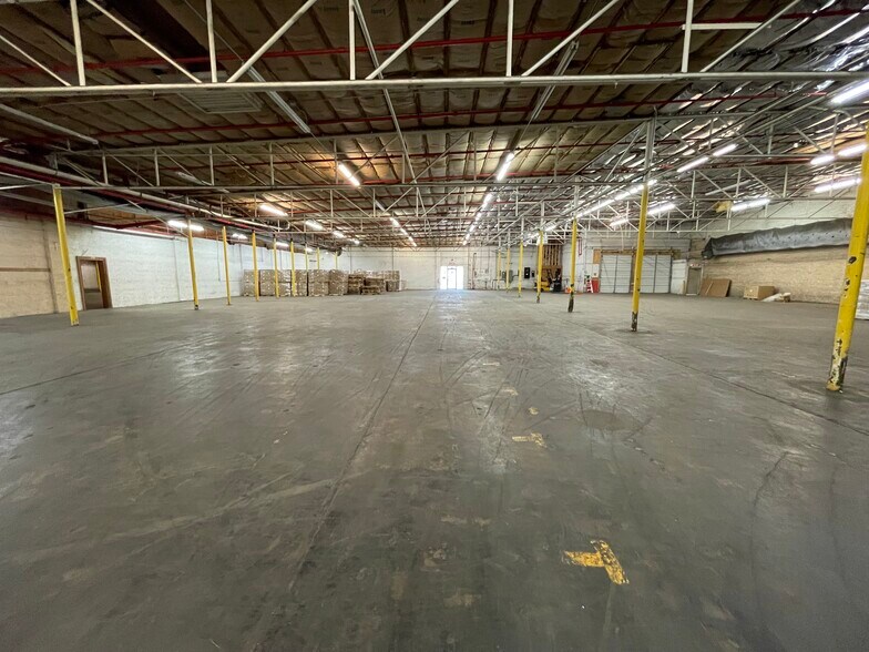 More Photos Of 2613-2625 Lee Ave, Sanford Manufacturing For Sale