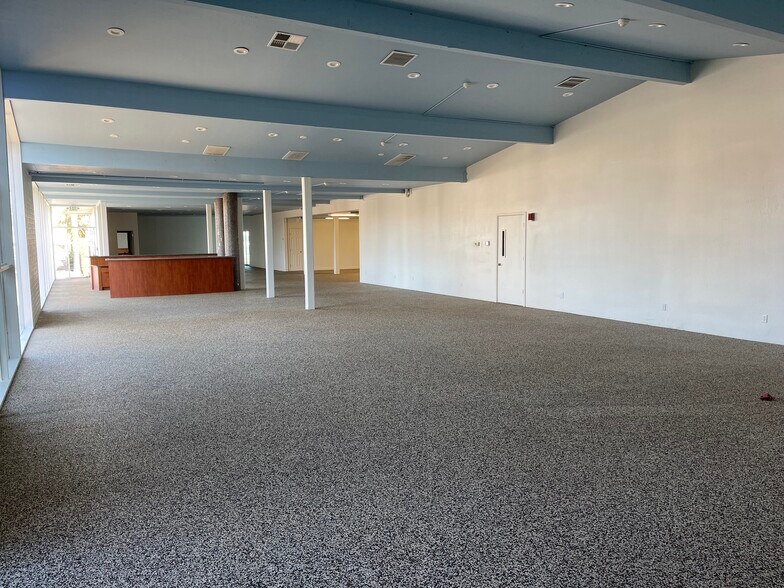 More Photos Of 3000 Winchester Blvd, Campbell Service For Lease