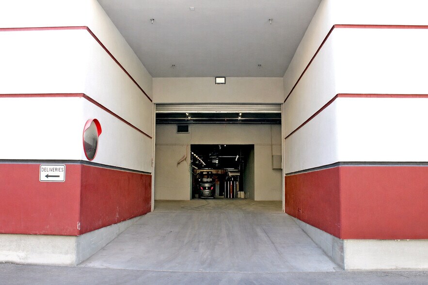 More Photos Of 6440 Polaris Ave, Las Vegas Manufacturing For Lease