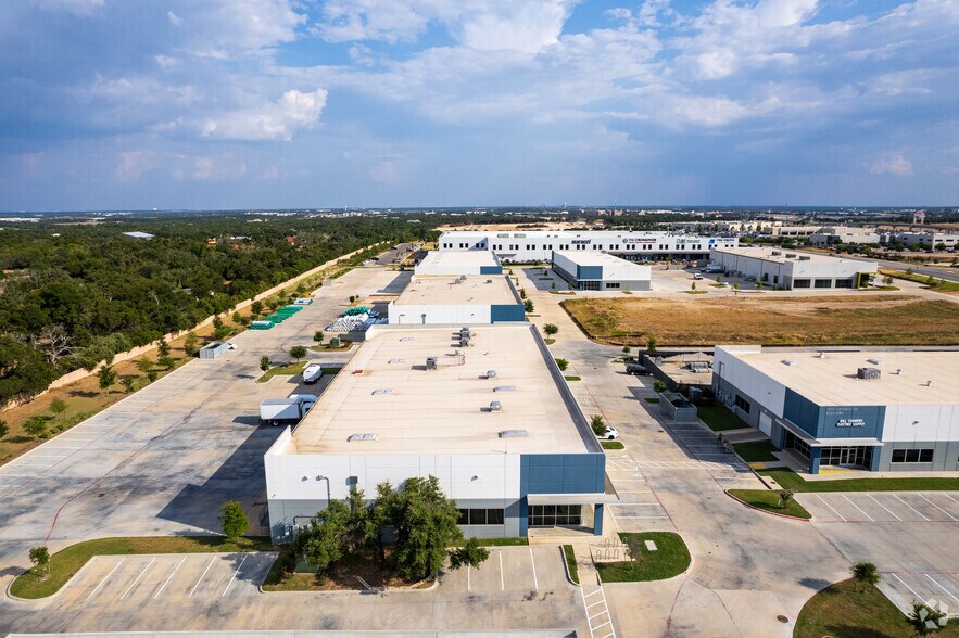 More Photos Of 1617 Scottsdale Dr, Cedar Park Warehouse For Lease