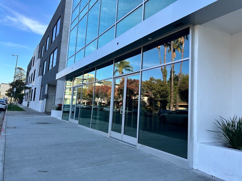 Primary Photo Of 610 W Broadway, Glendale Medical For Lease