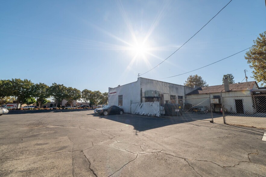 More Photos Of 9770 Foothill Blvd, Rancho Cucamonga Auto Dealership For Lease