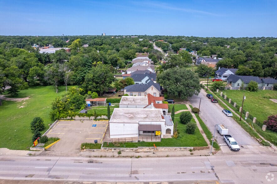 More Photos Of 400 N 23rd St, Waco Storefront Retail Office For Sale