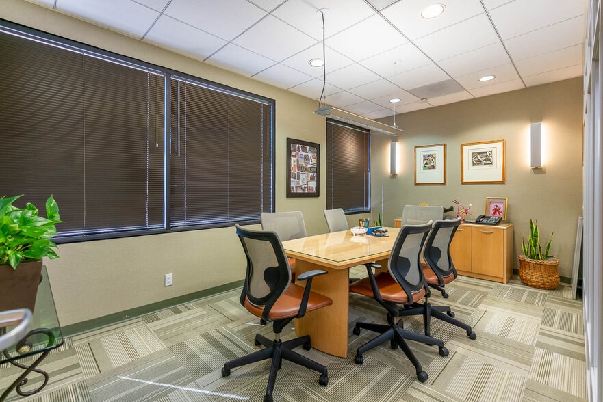 More Photos Of 17425 Chatsworth St, Granada Hills Office For Lease