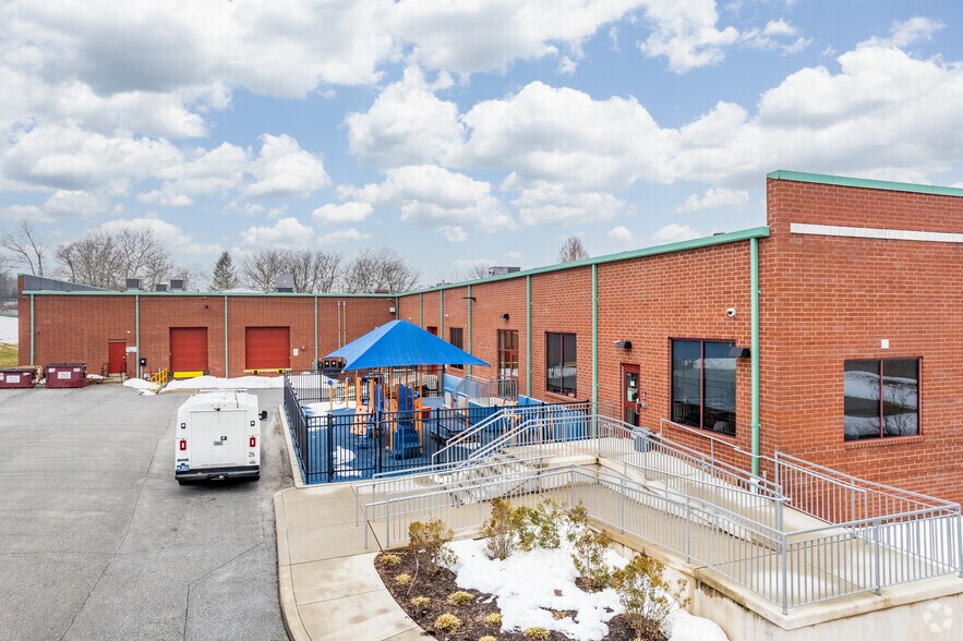 More Photos Of 400-406 Boot Rd, Downingtown Flex For Lease