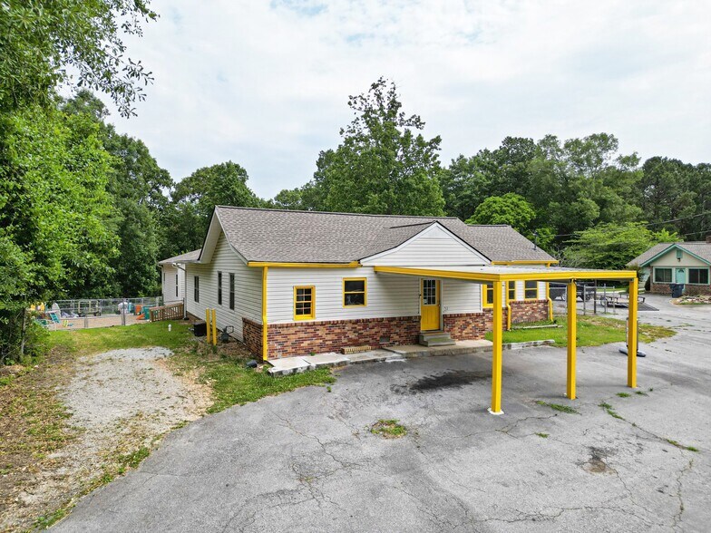 Primary Photo Of 824 Temple Rd, Bremen Daycare Center For Sale