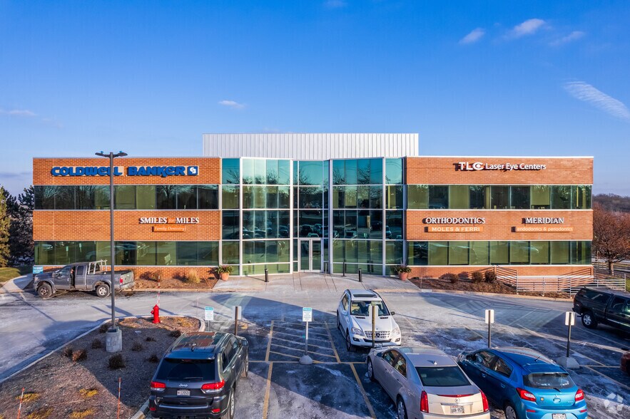 More Photos Of 20350 Water Tower Blvd, Brookfield Medical For Lease