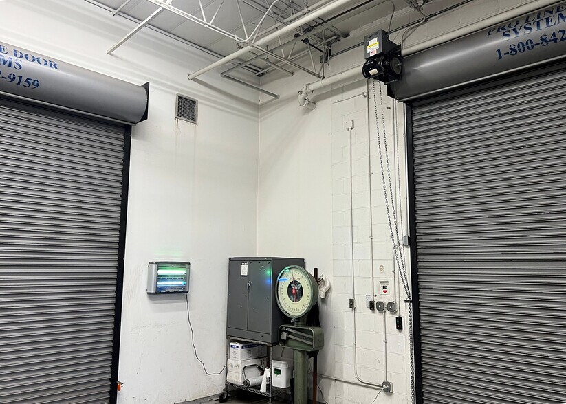 More Photos Of 2480-2490 S Wolf Rd, Des Plaines Manufacturing For Lease