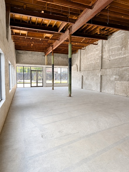 More Photos Of 2814 Collins Ave, Miami Beach Apartments For Lease