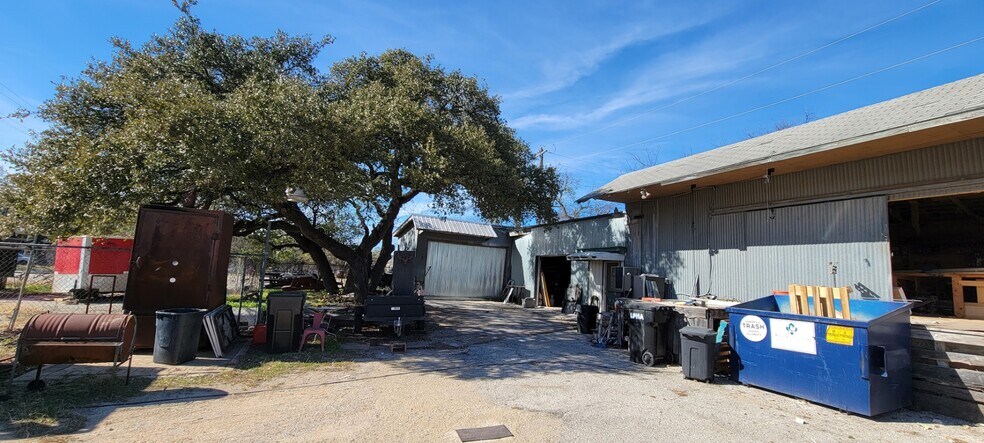 More Photos Of 101 S San Marcos, Dripping Springs Warehouse For Sale