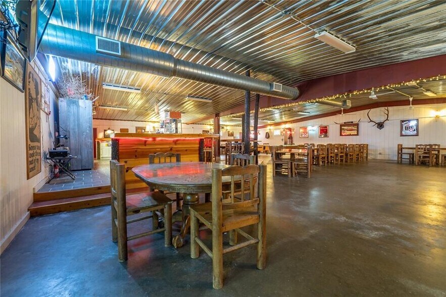 More Photos Of 233 Hwy 75, Sycamore Restaurant For Sale