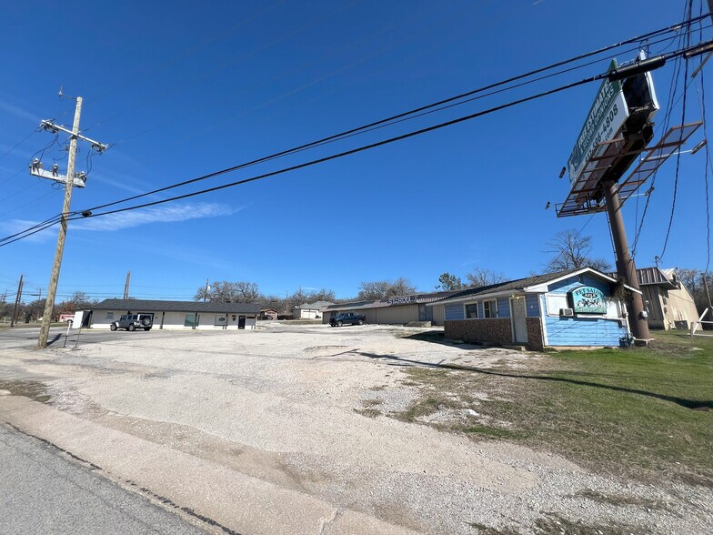 More Photos Of 342 Northwest Pky, Azle Skating Rink For Sale