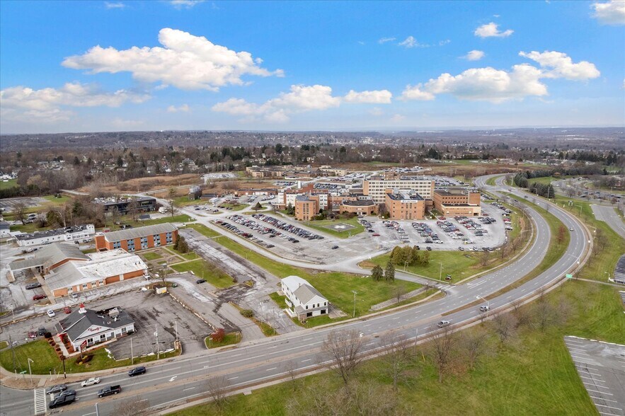 More Photos Of 1660 Champlin Ave, Utica Office Residential For Lease