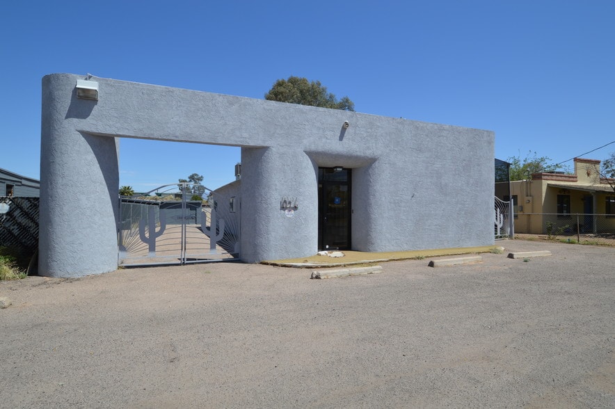 More Photos Of 1026 N Columbus Blvd, Tucson Light Manufacturing For Sale