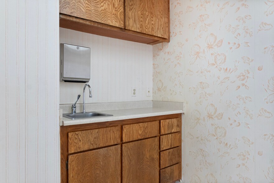 More Photos Of 361-397 N San Jacinto St, Hemet Medical For Sale