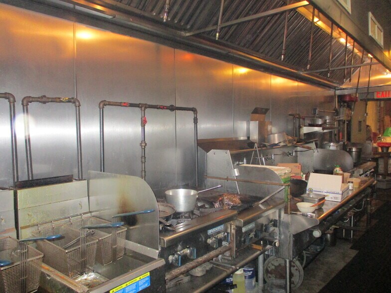 More Photos Of 67 S 6th St, Brooklyn General Retail For Sale