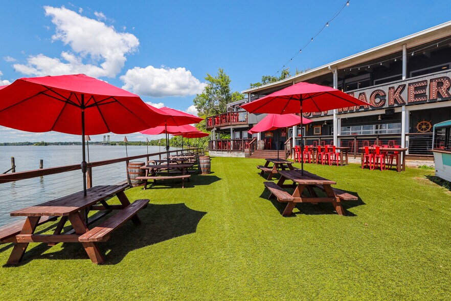 More Photos Of 700 Jordan Point Rd, Hopewell Restaurant For Sale