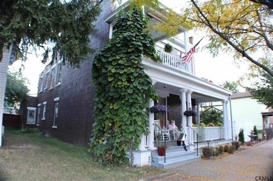 More Photos Of 562 5th Ave, Troy Specialty For Lease