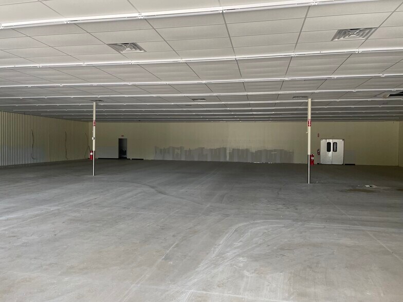 More Photos Of 9203 Lee Springs Rd, Pine Bluff Storefront For Lease