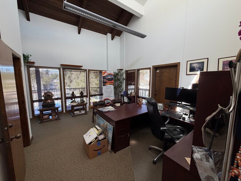 More Photos Of 418 Chapala St, Santa Barbara Loft Creative Space For Lease