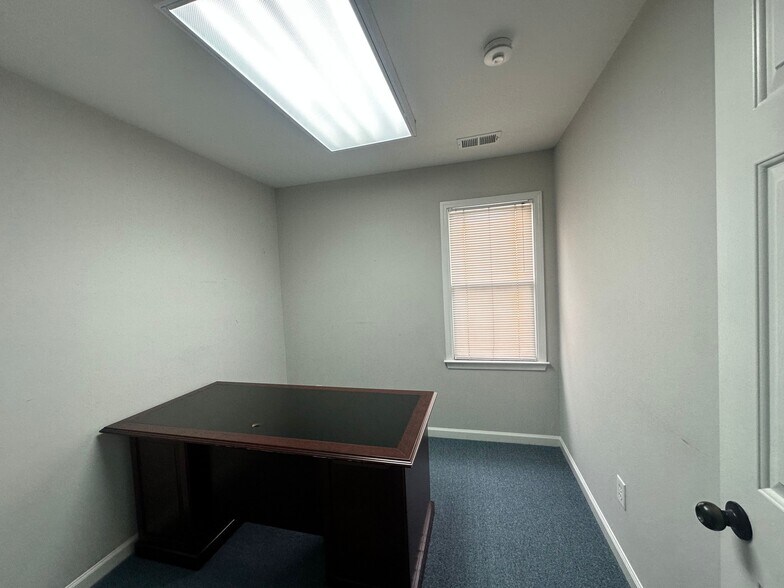 More Photos Of 5920 Odell St, Cumming Office For Sale
