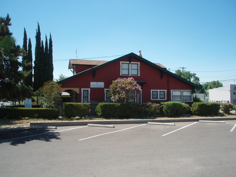 More Photos Of 526 K St, Los Banos Office For Lease